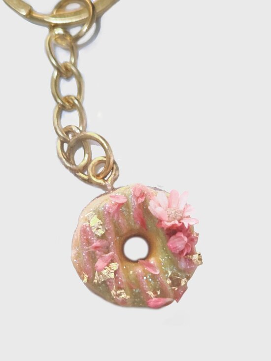 NEW greenshipper Daisy Pistachio Glimmer Iced Donut Handmade Dessert Keychain - Picture 4 of 4